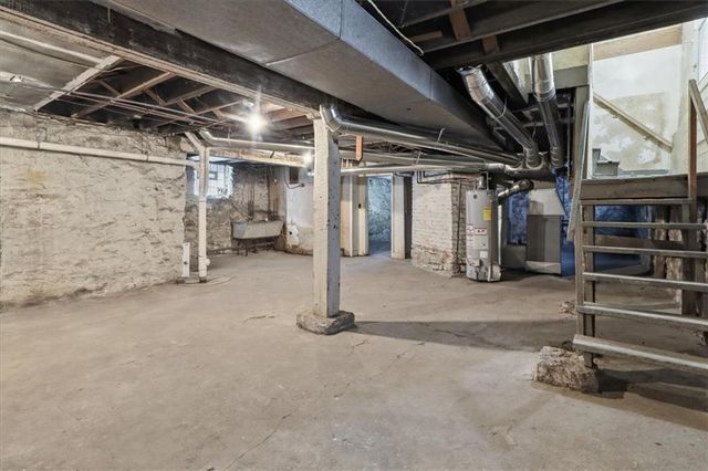 3846 Charlotte Street, Kansas City, MO 64109