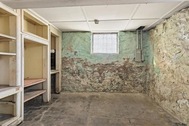 3846 Charlotte Street, Kansas City, MO 64109