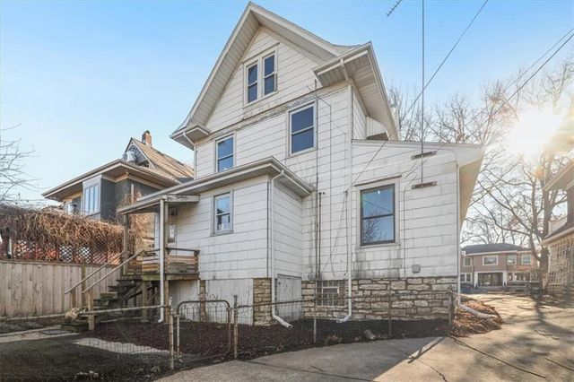 3846 Charlotte Street, Kansas City, MO 64109