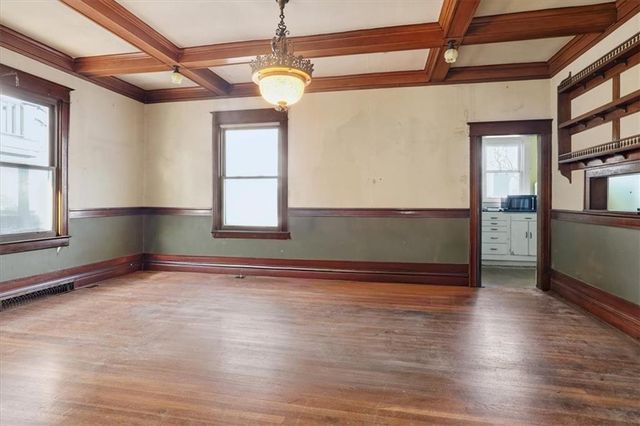 3846 Charlotte Street, Kansas City, MO 64109