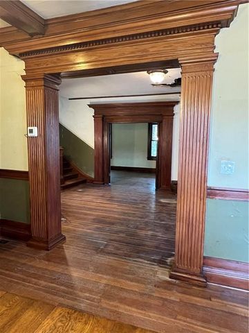 3846 Charlotte Street, Kansas City, MO 64109