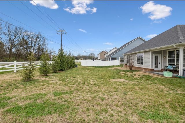 508 Sunflower Dr, Smyrna, TN 37167