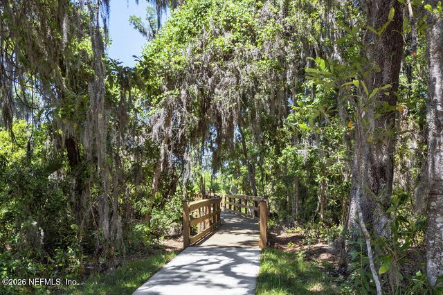 93 OAKMOSS Drive, St. Johns, FL 32259