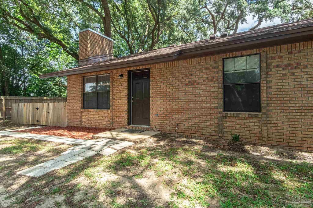 9345 Chisholm Rd P4, Pensacola, FL 32514