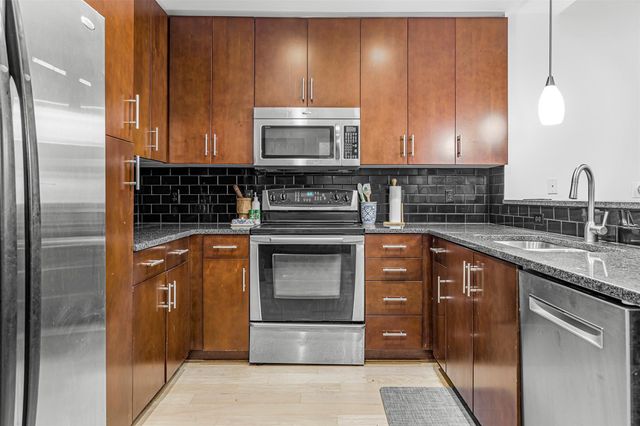 360 Nueces ST 1105, Austin, TX 78701