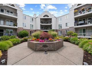 15510 Ne KNOTT St 11, Portland, OR 97230