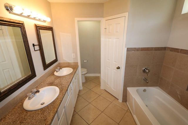 6223 Autumn Forest Drive, Houston, TX 77092