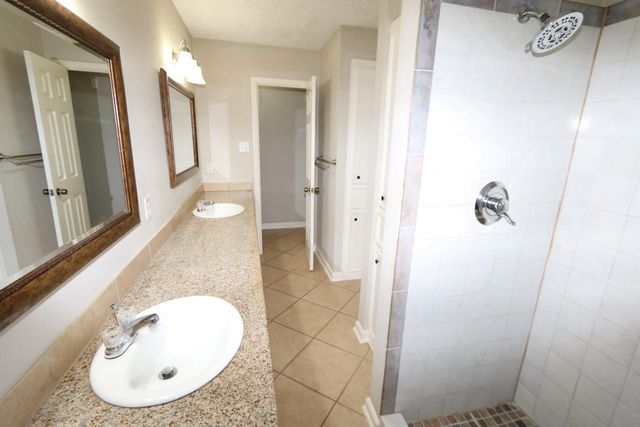 6223 Autumn Forest Drive, Houston, TX 77092