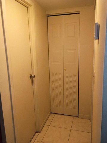 2871 SOMERSET Drive 311, Lauderdale Lakes, FL 33311
