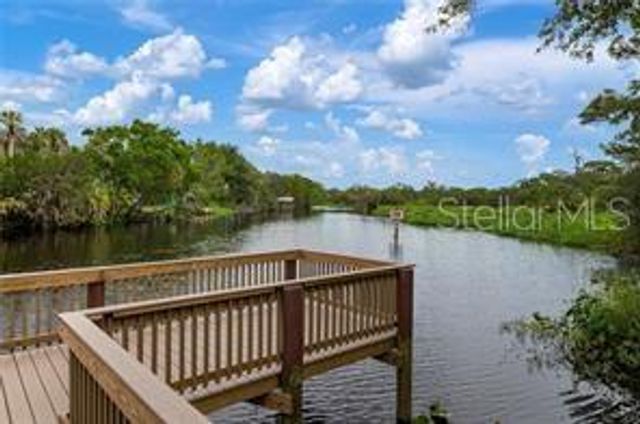 5948 SANDSTONE AVENUE, Sarasota, FL 34243
