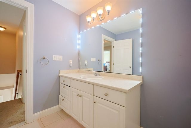 53 Russell St, Marlborough, MA 01752