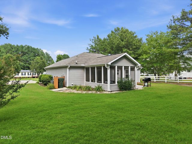 108 Forest Island Avenue, Smithfield, NC 27577