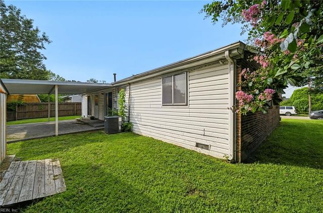 1908 Demetro DR, Hampton, VA 23663