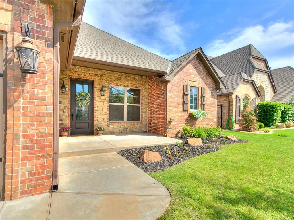 1808 Lago Drive, Moore, OK 73160