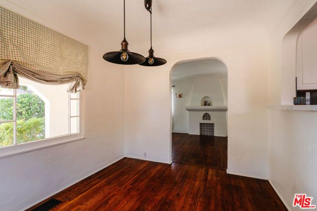 2735 Clyde Avenue, Los Angeles, CA 90016