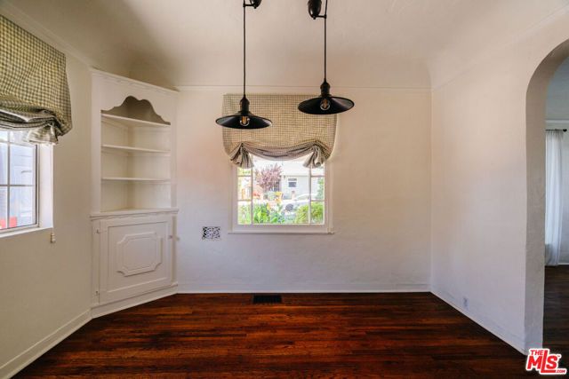2735 Clyde Avenue, Los Angeles, CA 90016