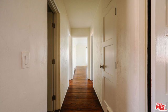 2735 Clyde Avenue, Los Angeles, CA 90016