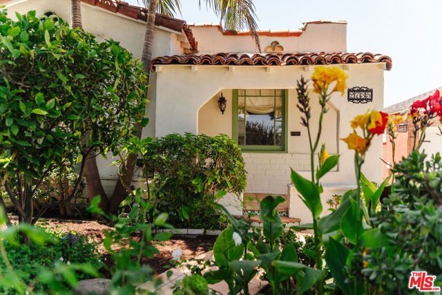 2735 Clyde Avenue, Los Angeles, CA 90016