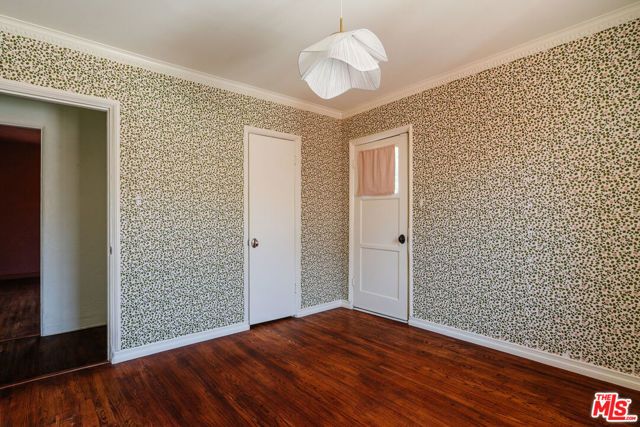 2735 Clyde Avenue, Los Angeles, CA 90016