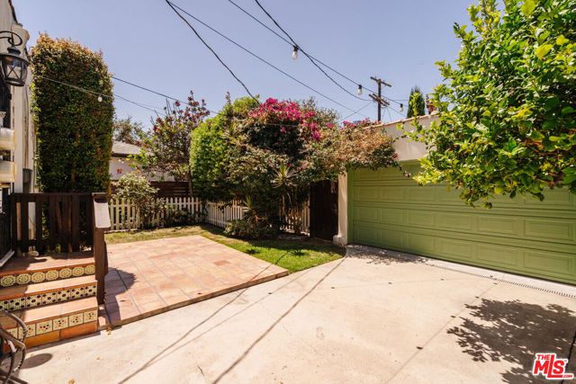 2735 Clyde Avenue, Los Angeles, CA 90016