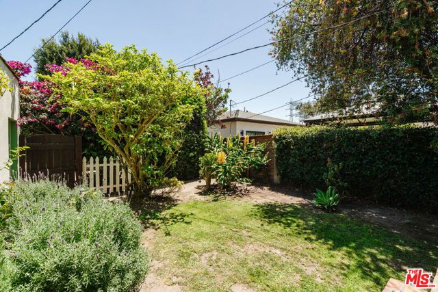 2735 Clyde Avenue, Los Angeles, CA 90016