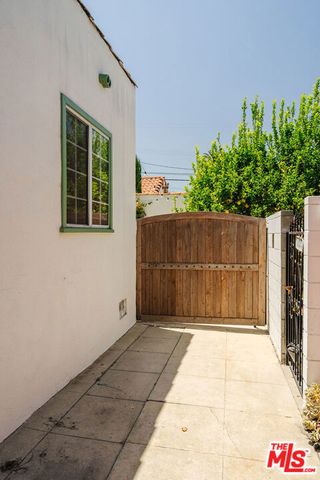 2735 Clyde Avenue, Los Angeles, CA 90016