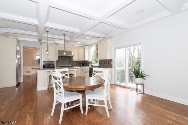 29 Sunnywood Dr, Westfield Town, NJ 07090