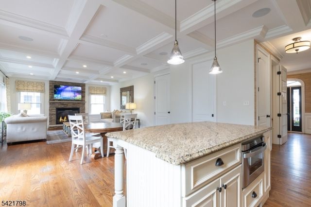 29 Sunnywood Dr, Westfield Town, NJ 07090