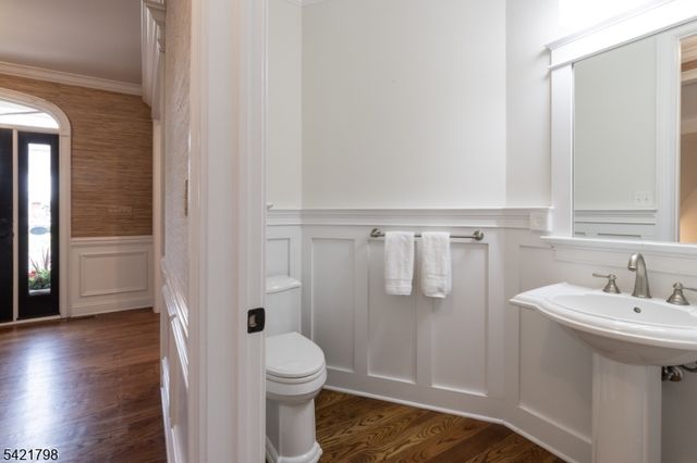 29 Sunnywood Dr, Westfield Town, NJ 07090