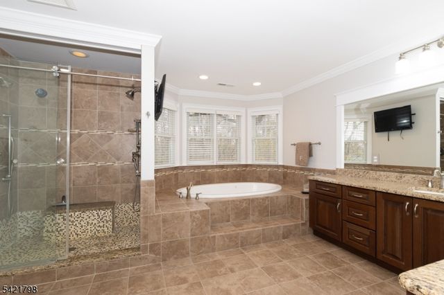 29 Sunnywood Dr, Westfield Town, NJ 07090