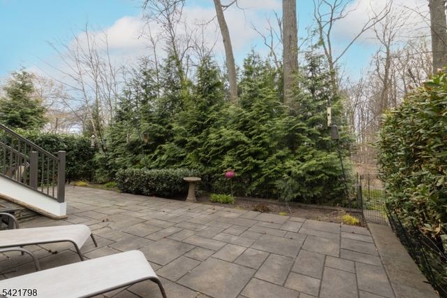 29 Sunnywood Dr, Westfield Town, NJ 07090