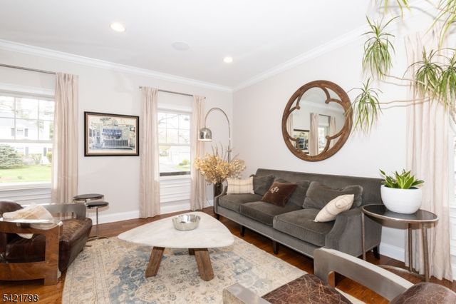 29 Sunnywood Dr, Westfield Town, NJ 07090