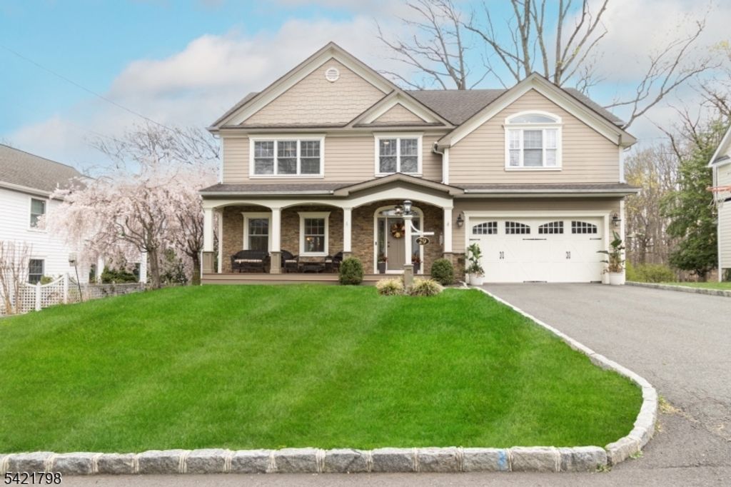 29 Sunnywood Dr, Westfield Town, NJ 07090