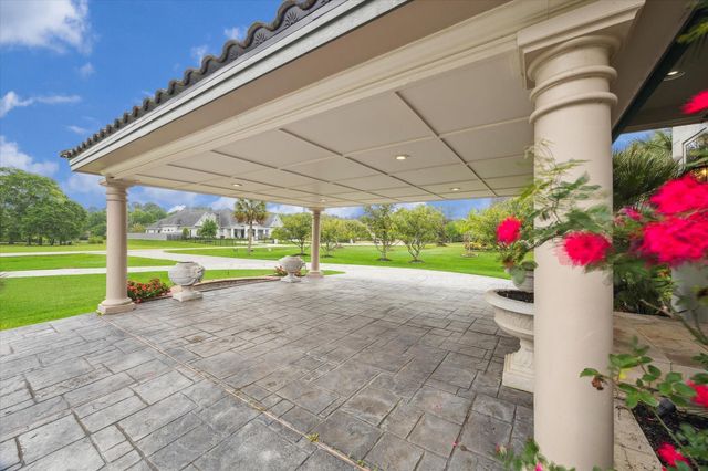 1204 Cowards Creek Drive, Friendswood, TX 77546