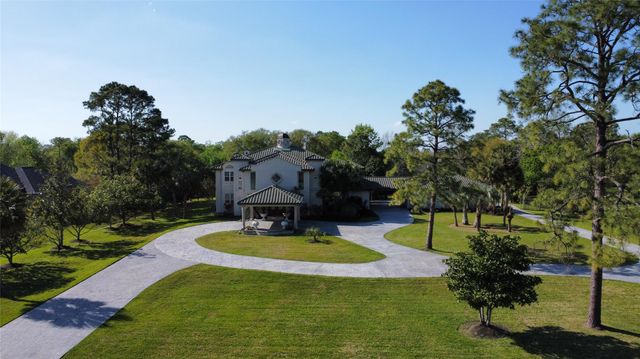 1204 Cowards Creek Drive, Friendswood, TX 77546