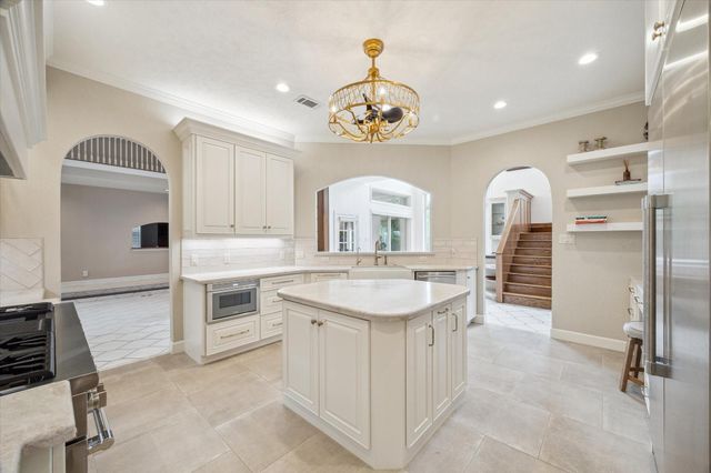 1204 Cowards Creek Drive, Friendswood, TX 77546