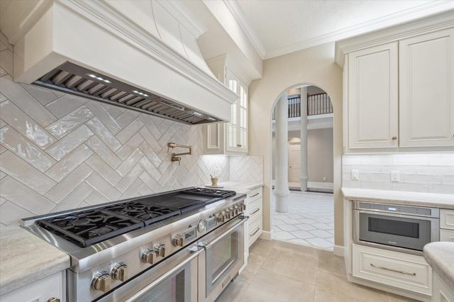 1204 Cowards Creek Drive, Friendswood, TX 77546