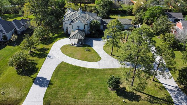 1204 Cowards Creek Drive, Friendswood, TX 77546