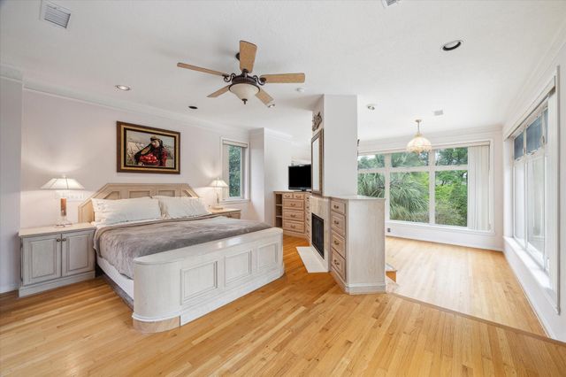 1204 Cowards Creek Drive, Friendswood, TX 77546