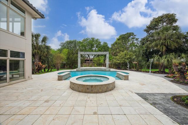 1204 Cowards Creek Drive, Friendswood, TX 77546