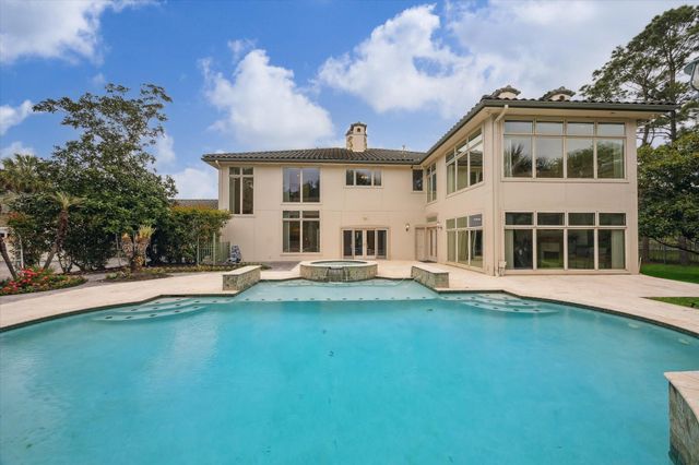 1204 Cowards Creek Drive, Friendswood, TX 77546