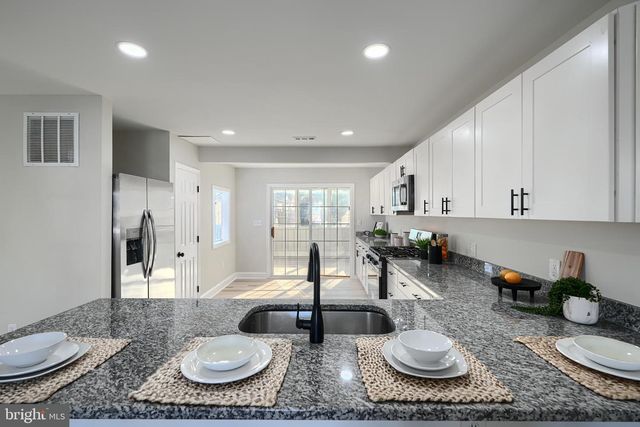 702 DALE AVE, Baltimore, MD 21206