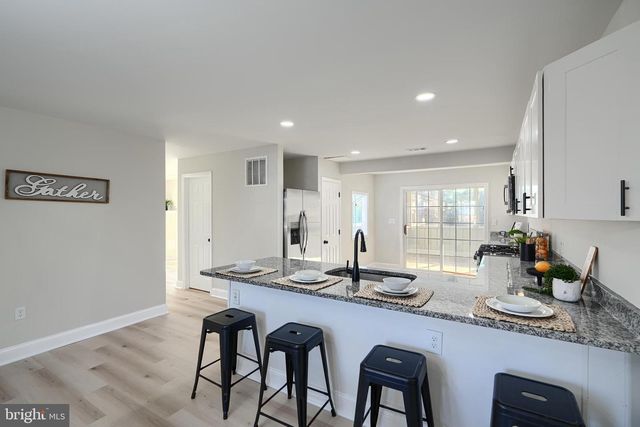 702 DALE AVE, Baltimore, MD 21206