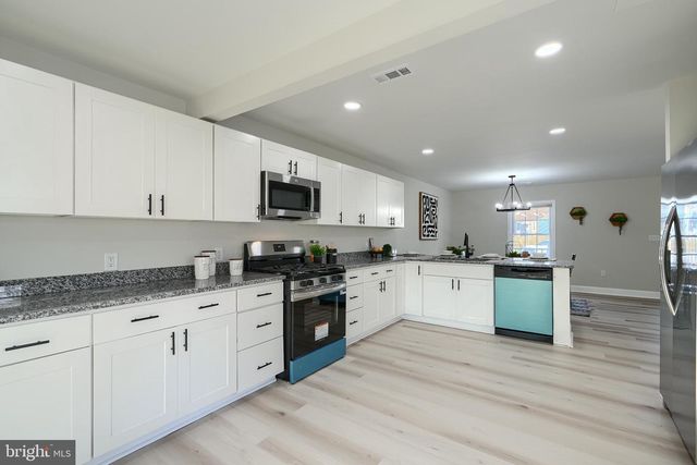 702 DALE AVE, Baltimore, MD 21206