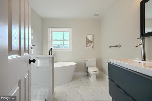 702 DALE AVE, Baltimore, MD 21206