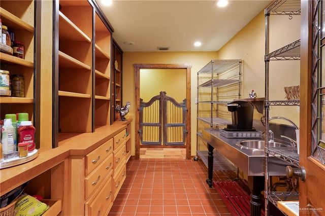 9800 N Shary Road, Mission, TX 78573
