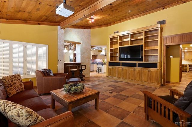 9800 N Shary Road, Mission, TX 78573