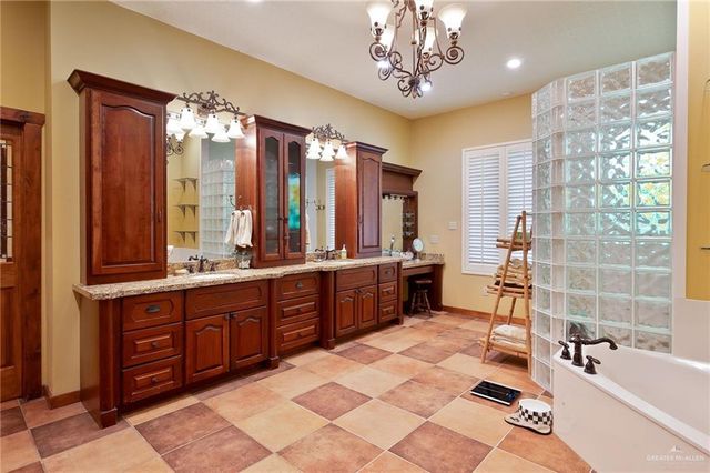 9800 N Shary Road, Mission, TX 78573
