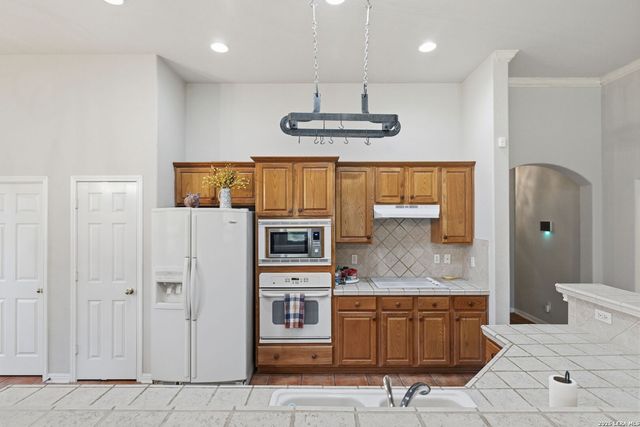 23711 BEAVER CRK, San Antonio, TX 78258