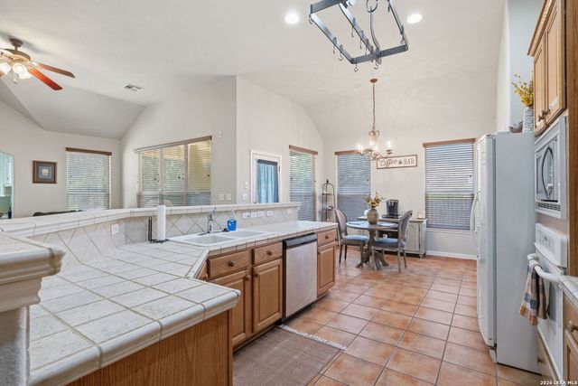 23711 BEAVER CRK, San Antonio, TX 78258